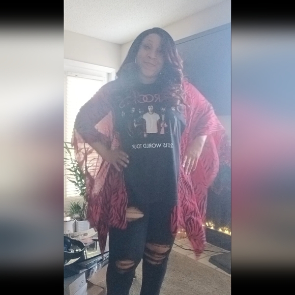 Upcycled Maroon 5 Concert Tshirt/Poncho - Picture 4 of 5